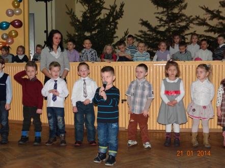 Przedszkolaki z ZSP w Iwinach witoway Dzie Babci i Dziadzia