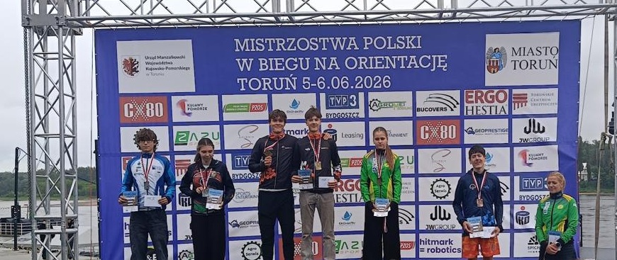 Młodzi zawodnicy z Klubu UKS 